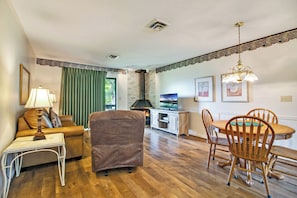 Televisión, chimenea y tenis de mesa 