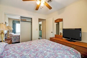 3 bedrooms, bed sheets