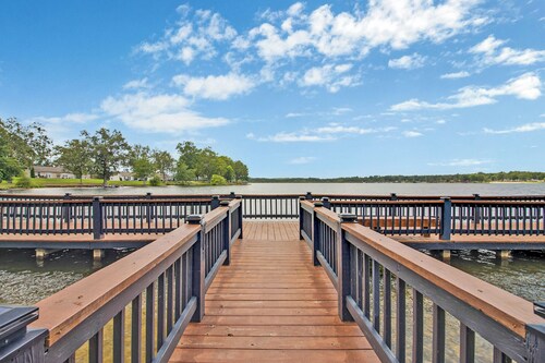 Upgraded Lake Tansi Condo – 3BR Comfort & Cozy Vibes!