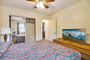 3 bedrooms, bed sheets