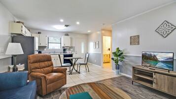 TV, fireplace, ping pong