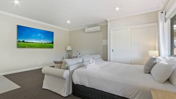 4 camere, ferro/asse da stiro, Wi-Fi gratuito