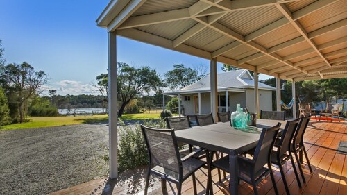 The Metung Crest | Spacious Family Retreat