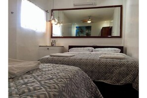 4 slaapkamers, een strijkplank/strijkijzer, wifi, beddengoed