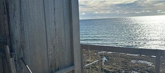 Bohol Beach House Costa Cantagay 4 bdrms for 10-12 pax (beachfront)