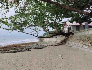 On the beach - Tubod Mar Terraza 3 bedrooms + basement (15-18pax) (Baragay Tubod Mar)