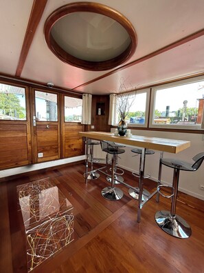 Dining - PÉNICHE LIBERTE (Asnières-sur-Seine)