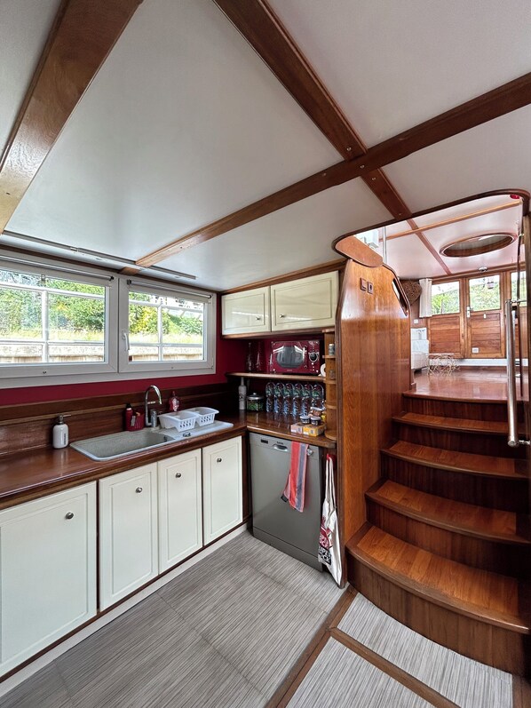Private kitchen - PÉNICHE LIBERTE (Asnières-sur-Seine)