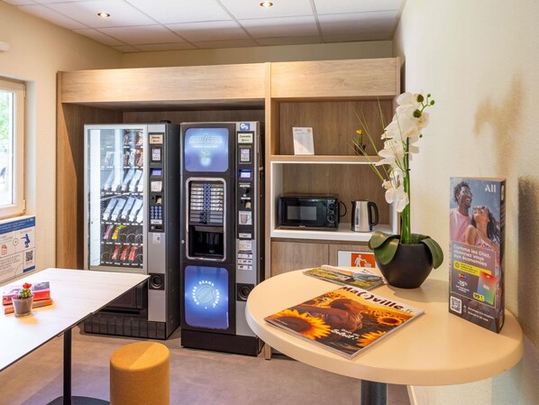 Vending machine - Ibis Budget Bourg-En-Bresse (Bourg-en-Bresse)