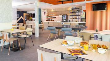 Daily buffet breakfast (EUR 9.50 per person)