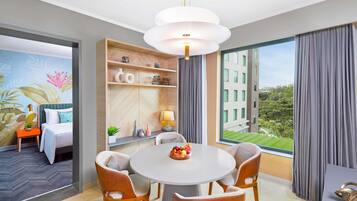 Deluxe Suite, 1 Queen Bed | 1 bedroom, minibar, in-room safe, individually furnished