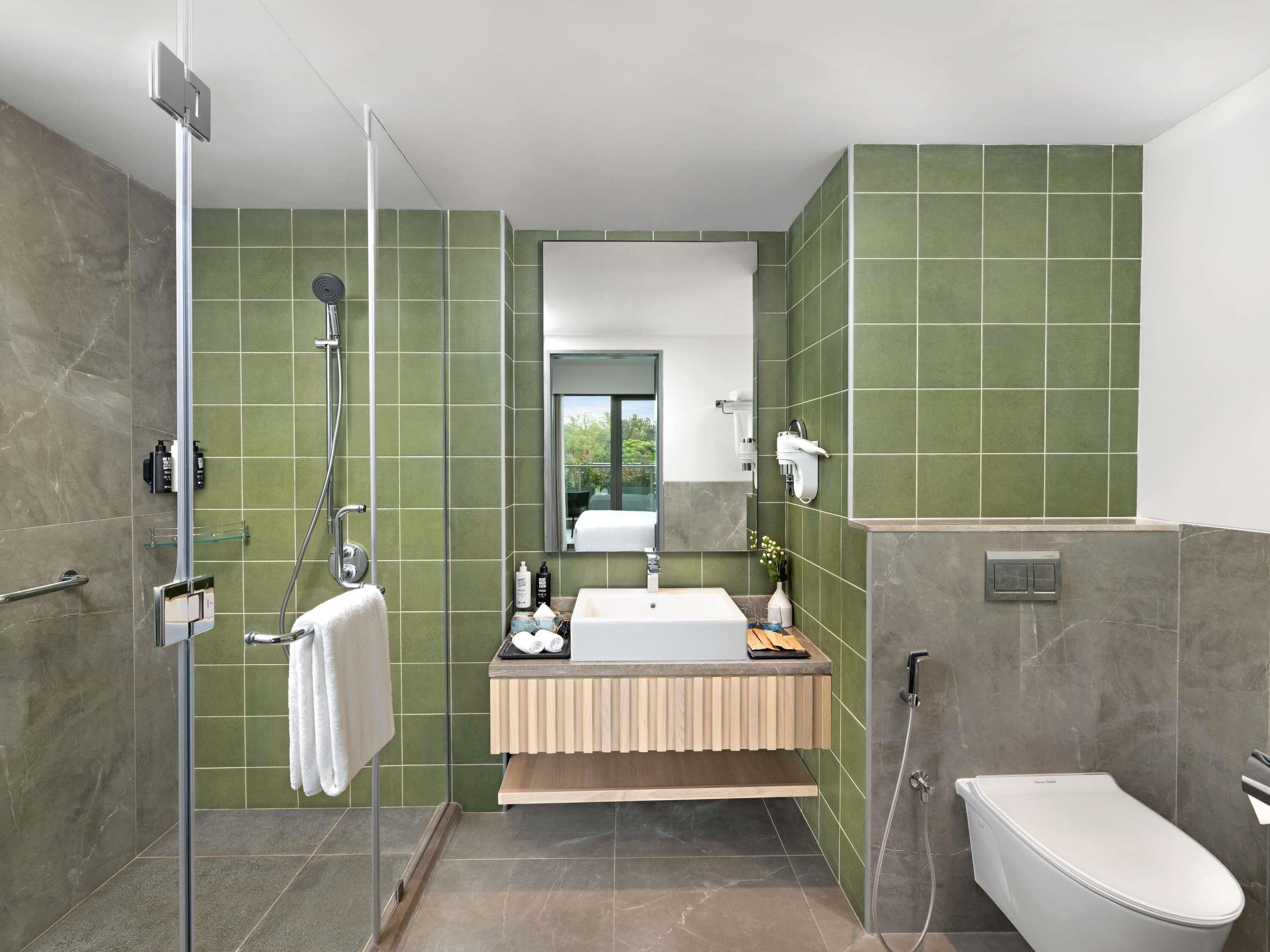 Minibar, coffres-forts dans les chambres, ameublement personnalisé