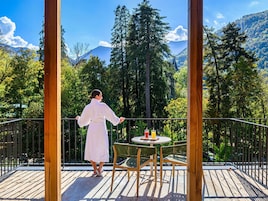 Minibar, caja de seguridad en la habitaciĂłn y sistema de insonorizaciĂłn