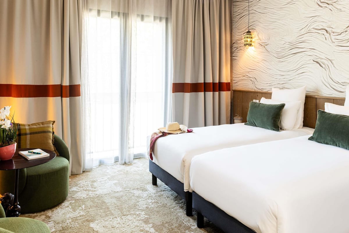 Habitació clàssica, 1 llit de matrimoni gran | Minibar, caixa forta a l'habitació i habitacions insonoritzades