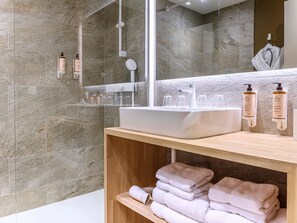 Minibar, in-room safe, soundproofing, free WiFi - Mercure Ax Les Thermes (Ax-les-Thermes)