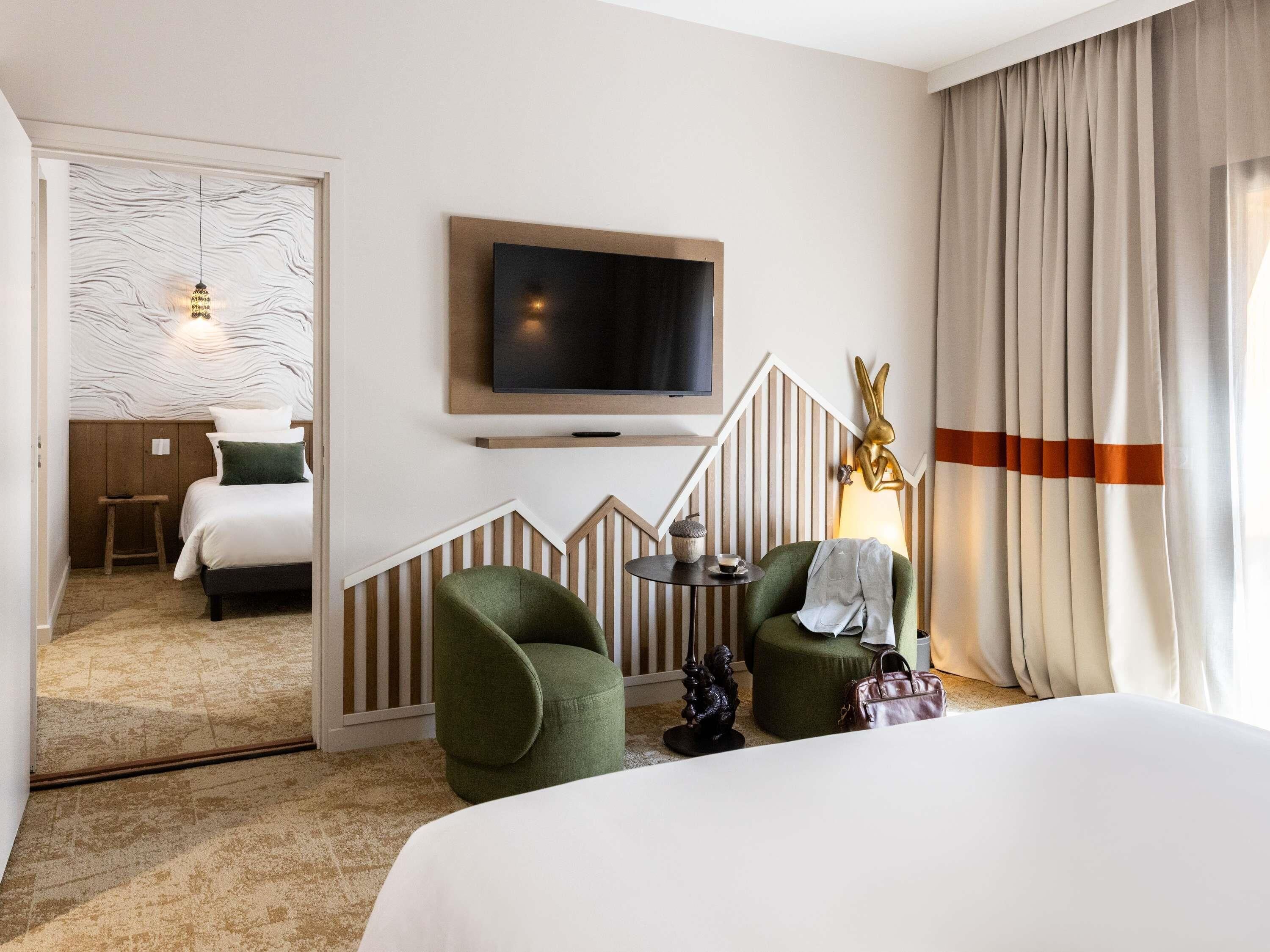 Privilege, ห้องแฟมิลี่, เตียงใหญ่ 2 เตียง, ห้องพักประตูเชื่อมถึงกัน | มินิบาร์, ตู้นิรภัยในห้องพัก, ห้องเก็บเสียง, Wi-Fi ฟรี