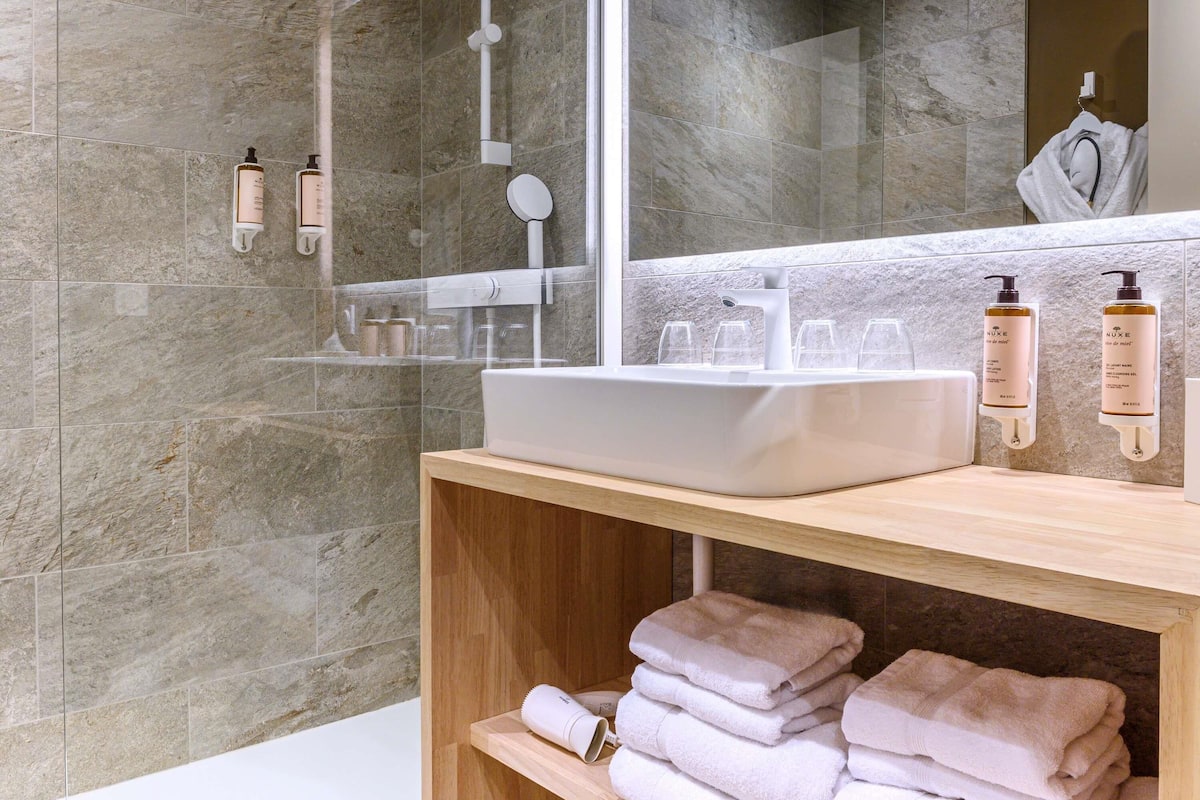 Privilege Family Room, 1 Double Bed, 1 Pull-out Bed, Balcony, Mountain View