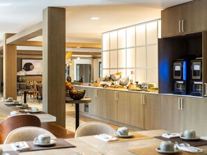 Daily buffet breakfast for a fee - Mercure Ax Les Thermes (Ax-les-Thermes)