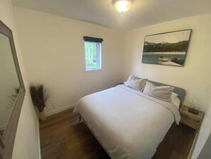 2 slaapkamers, een strijkplank/strijkijzer, wifi, beddengoed