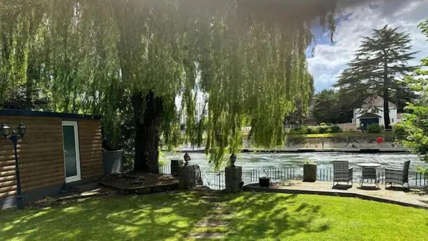 Unclassified image, 1 of 14, button - Riverfront Retreat in Staines (Staines)