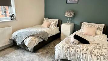 Rumah | 3 kamar tidur, Wi-Fi gratis, dan seprai linen