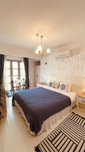 Superior-Doppelzimmer | Laptopgeeigneter Arbeitsplatz, kostenloses WLAN, Bettwäsche