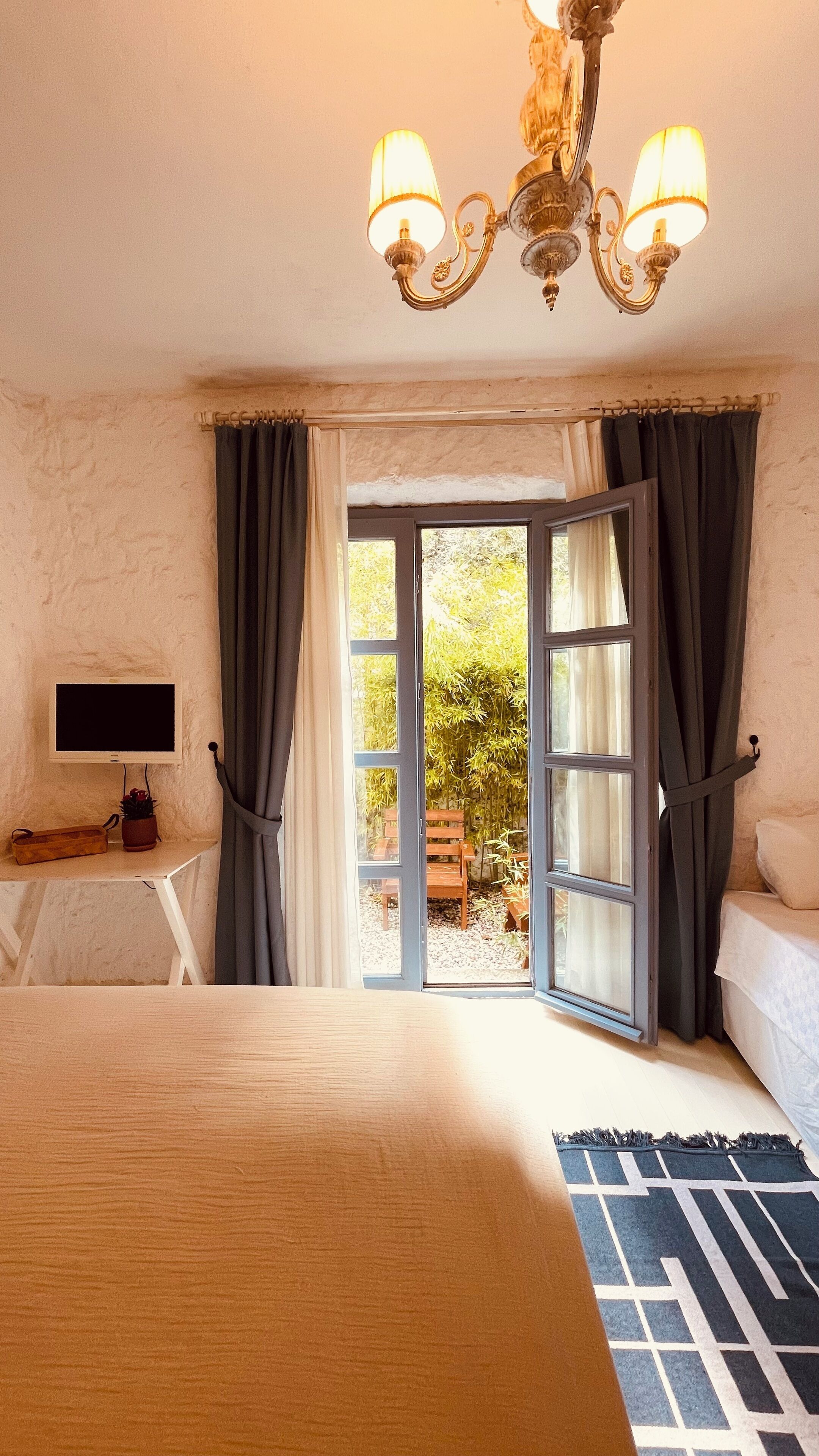 华丽客房 | 笔记本电脑工作区、免费 WiFi、床单