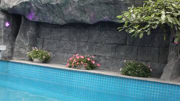 Utomhuspool