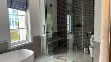 Gallery Villa, Beach View | Bathroom