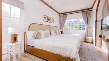 Villa de diseñador, vista a la playa | 2 habitaciones, escritorio y espacio para trabajar con laptop