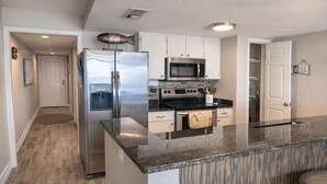 Coffee/tea maker, fridge, microwave, oven - Aransas Bay Condo with Balcony, Pool & Lighted Pier (Rockport)