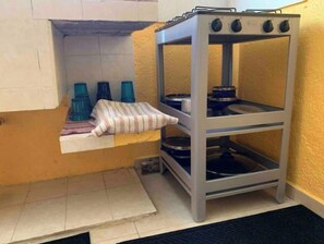1 bedroom, desk, free WiFi, bed sheets