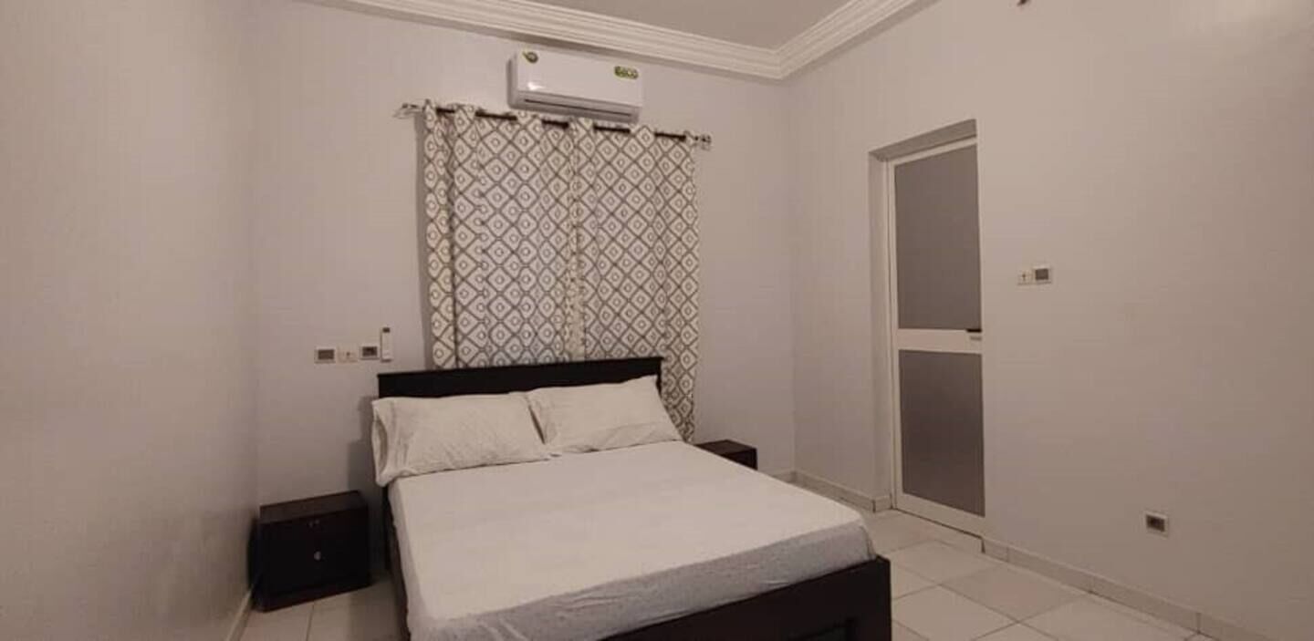 2 bedrooms, in-room safe, desk, iron/ironing board