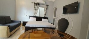 1 bedroom, in-room safe, iron/ironing board, free WiFi - Perfect & Private Studio in Lomé

 (Lome)