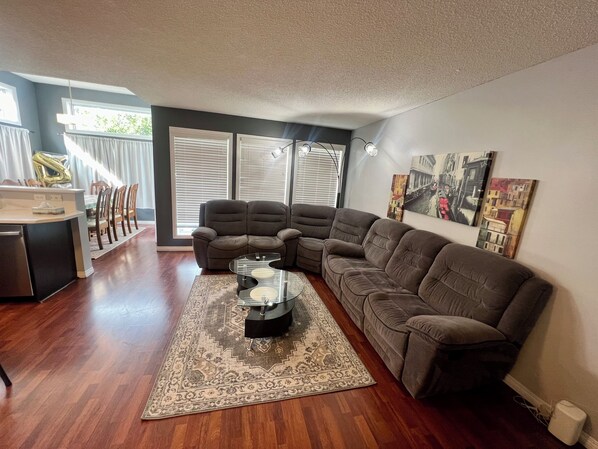 Älytelevisio, videokirjasto, työhuone