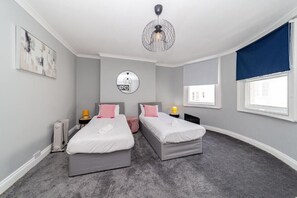 3 chambres, fer et planche à repasser, Wi-Fi gratuit, draps fournis