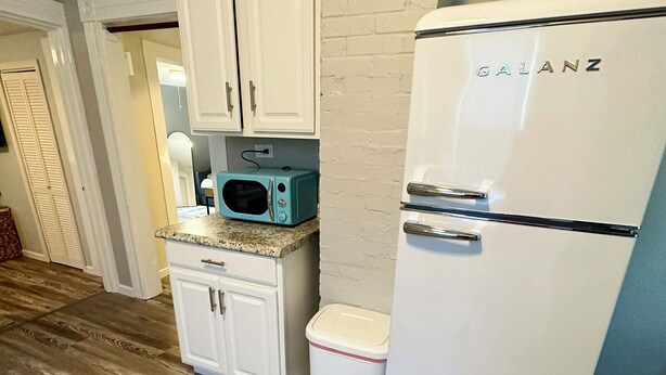 Unclassified image, 1 of 11, button - Charming 2-bedroom house facing bike trails in Downtown Glen Carbon (Glen Carbon)