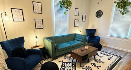 Charming 2-bedroom house facing bike trails in Downtown Glen Carbon
