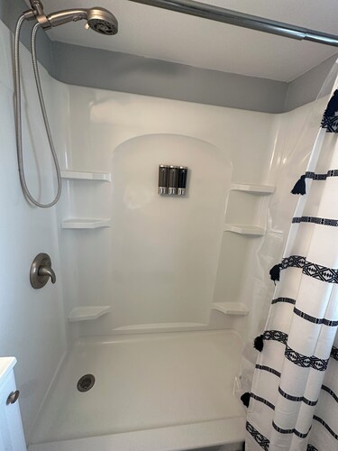 Charming 2-bedroom house facing bike trails in Downtown Glen Carbon