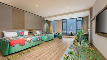Suite, 1 King Bed, Mountain View (Kids Theme) | Bed sheets