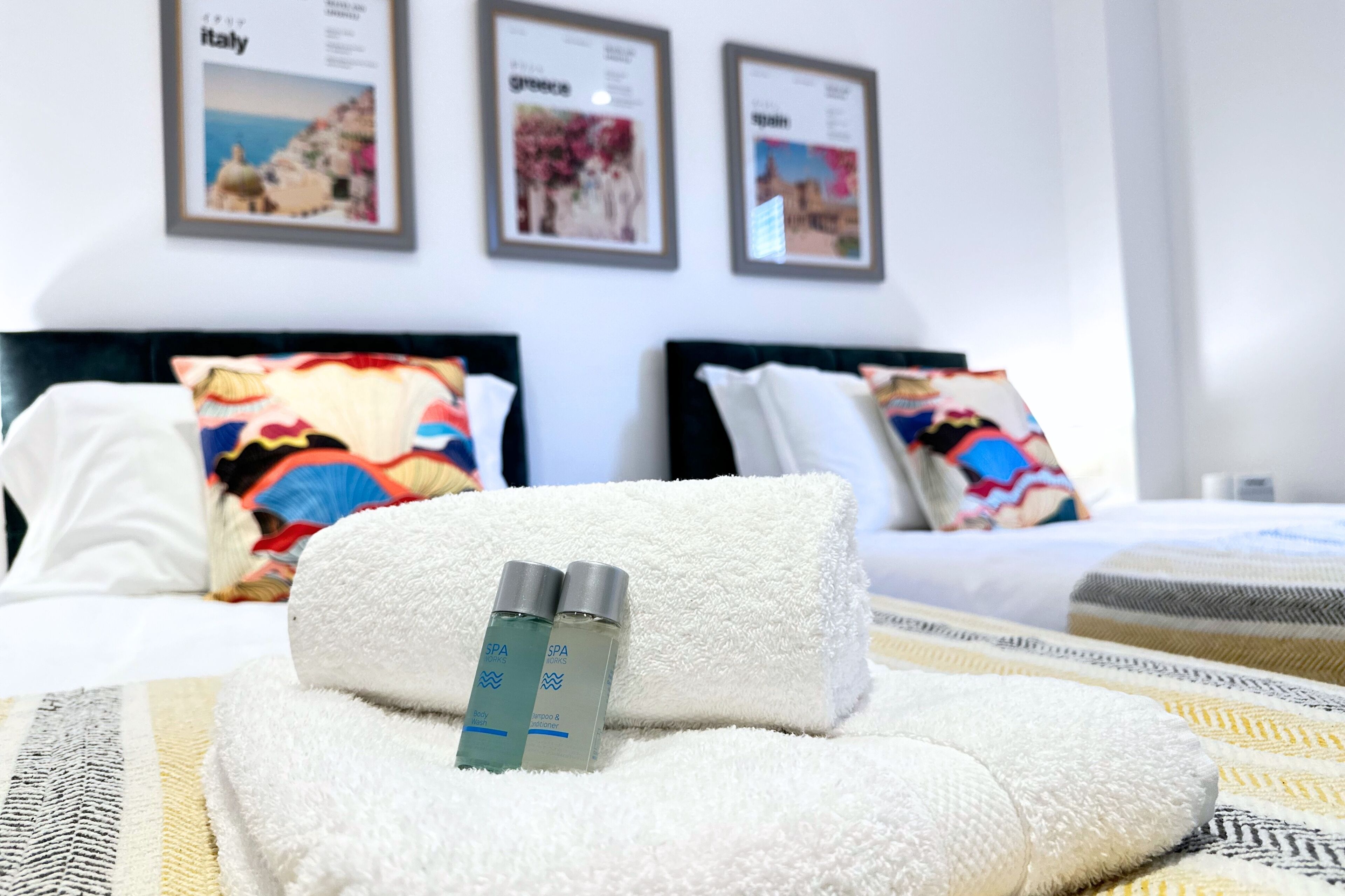 2 kamar tidur dan setrika/meja setrika