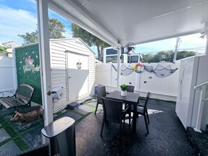 تناول الطعام بالخارج