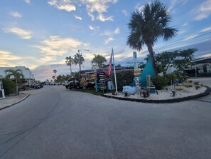 المنشأة من الخارج