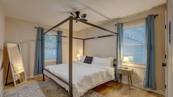 3 bedrooms, desk, iron/ironing board, free WiFi