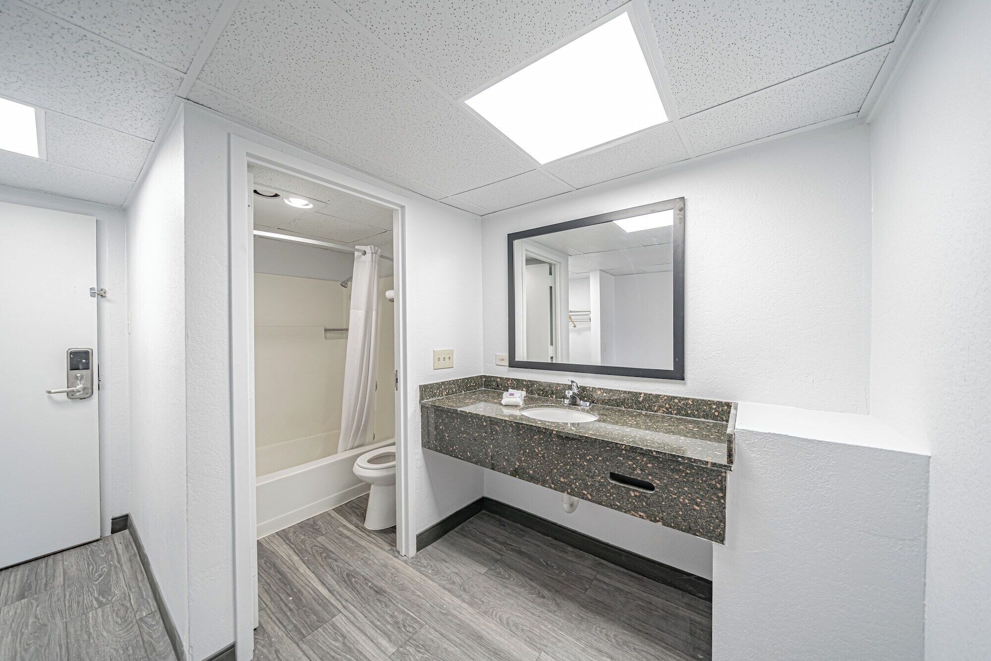Shower, towels