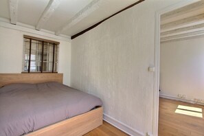 1 sovrum, strykjärn/strykbräda, wi-fi och sängkläder