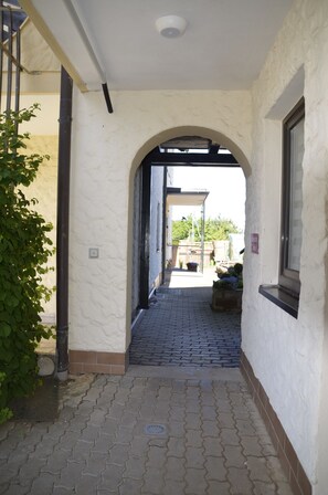 Exterior detail - Charming apartment, 5 persons, Wifi, Netflix, parking & balcony (Bad Staffelstein)