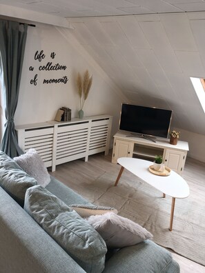 TV - Charming apartment, 5 persons, Wifi, Netflix, parking & balcony (Bad Staffelstein)