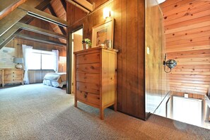 3 Schlafzimmer, Schreibtisch, Bügeleisen/Bügelbrett, WLAN
