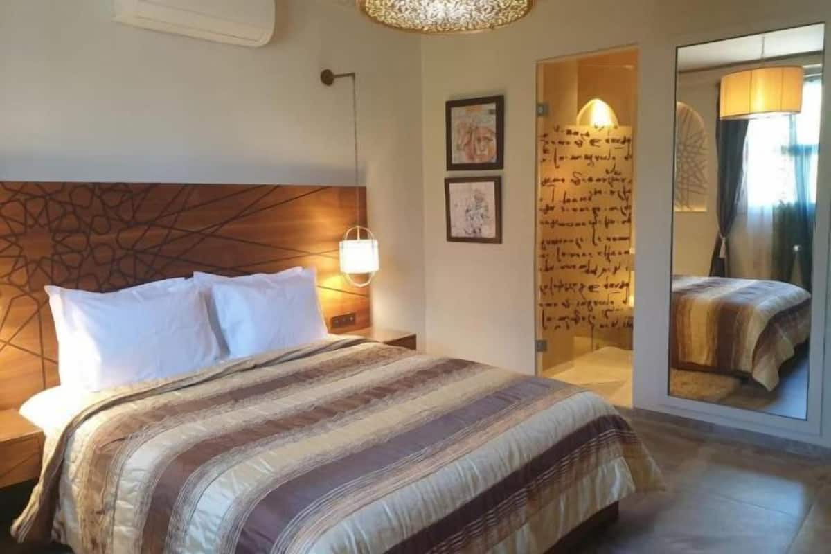 1 bedroom, in-room safe, free WiFi, bed sheets